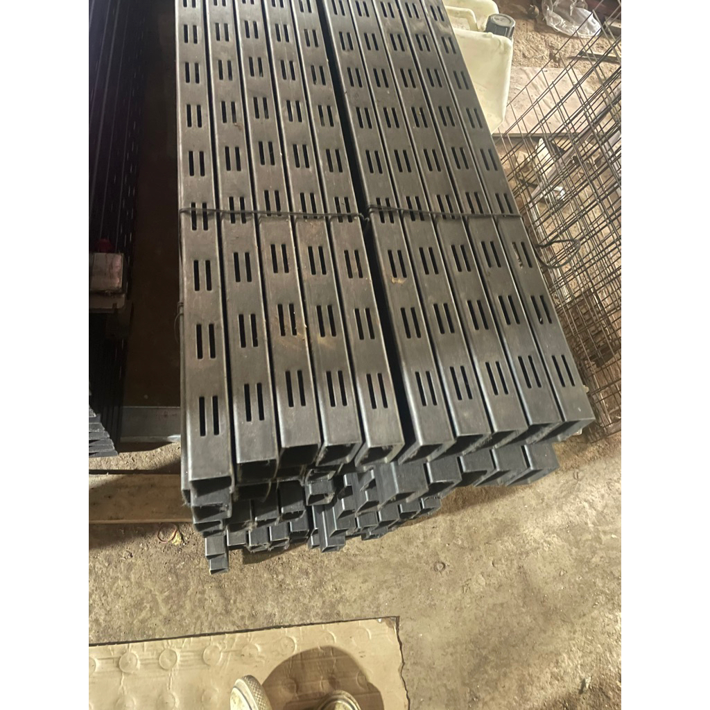 Tiang Mentah Rak minimarket