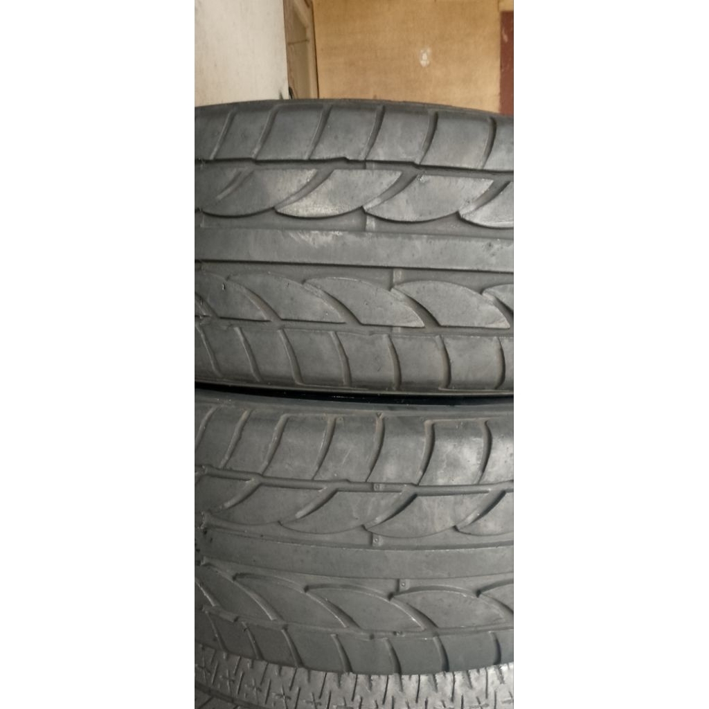 ban mobil second orisinil ukuran 205/65 ring.16
