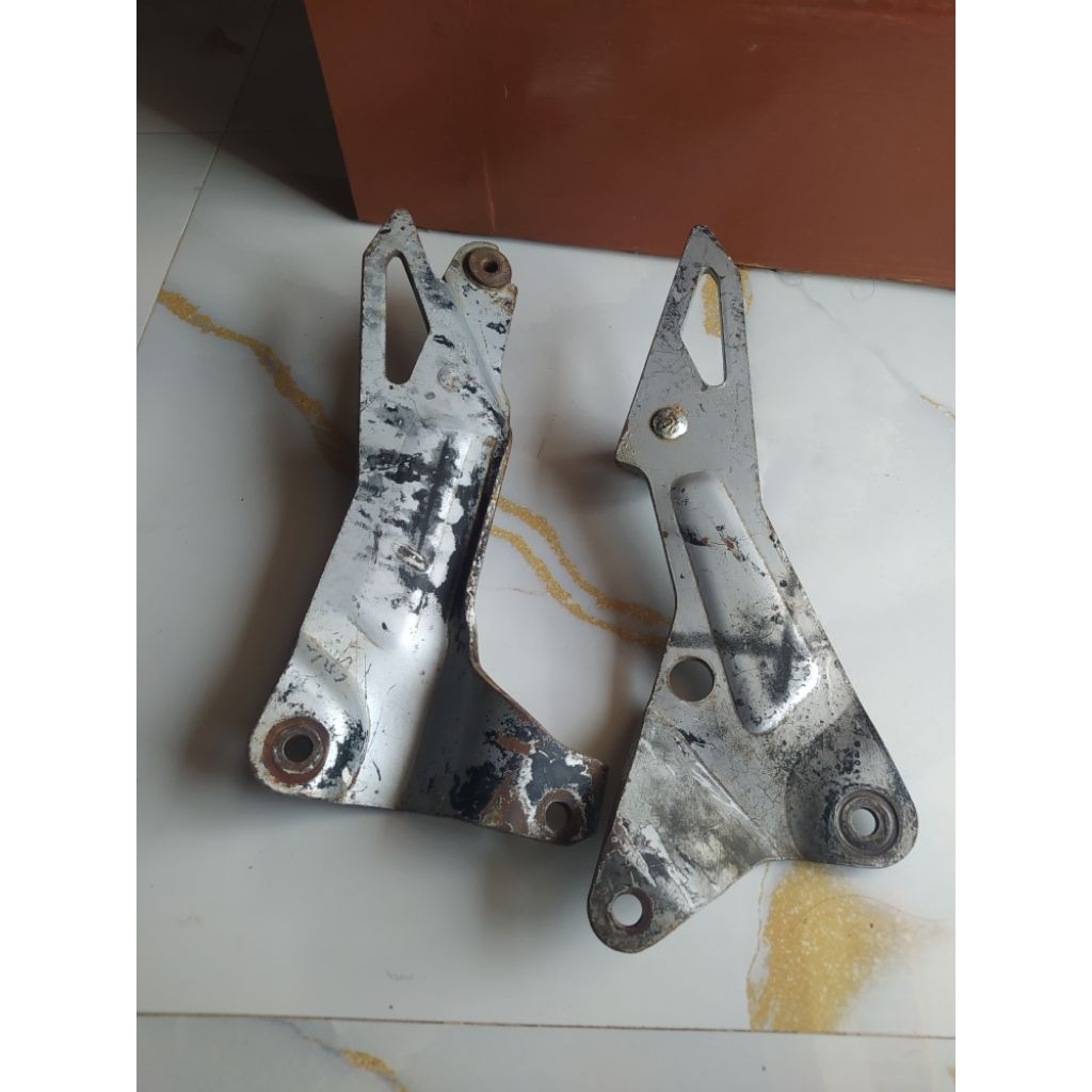 breket dudukan footstep belakang shogun 110 shogun kebo