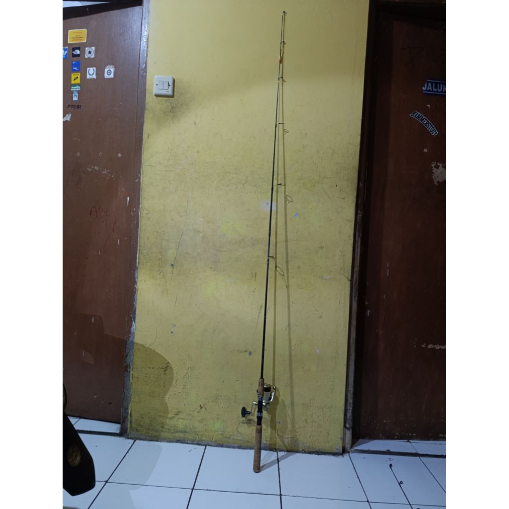 alat pancing joran dan reel dan tas