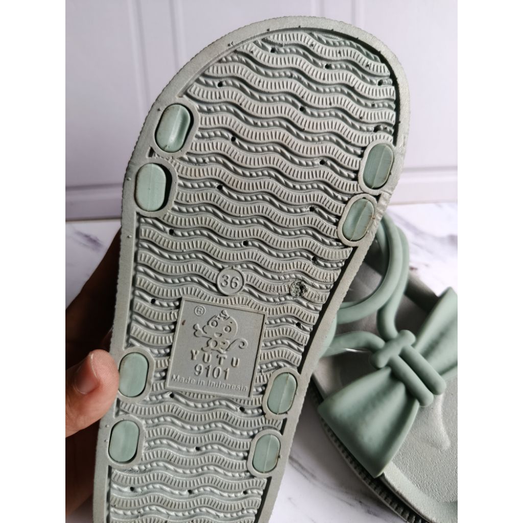 Sandal Wanita Yutu