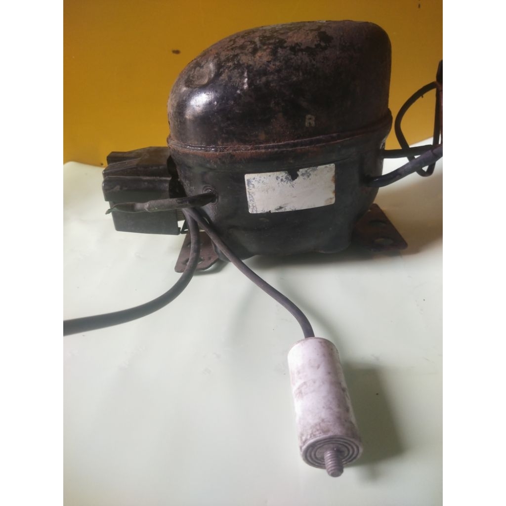 kompresor freezer AQUA 6 rak original cabutan