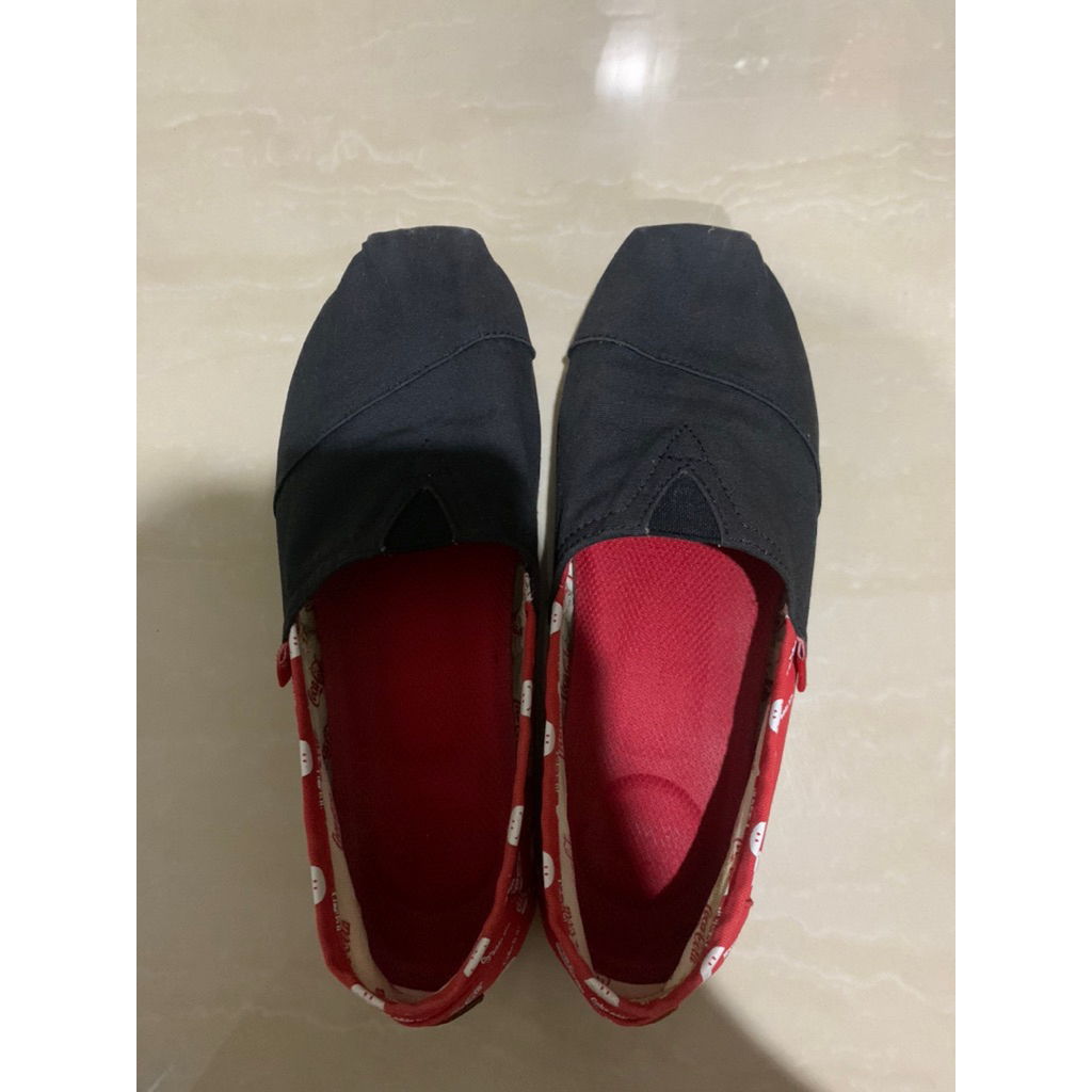 Sepatu Wakai x Coca Cola