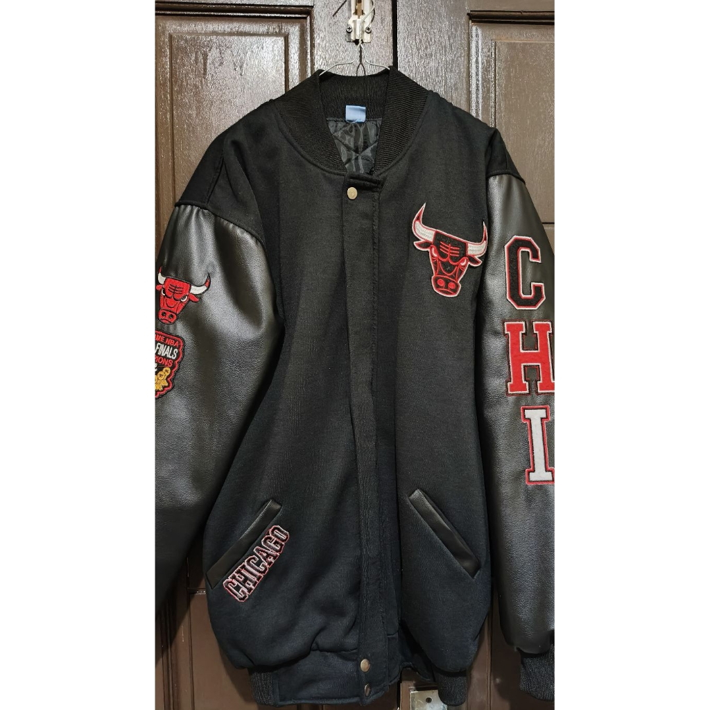 Varsity Chicago bulls