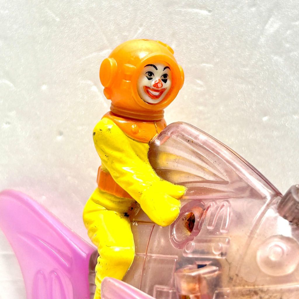 mainan action figure appy Meal Ronald and Friends McCircus McDonald's yang dirilis pada tahun 2002. 