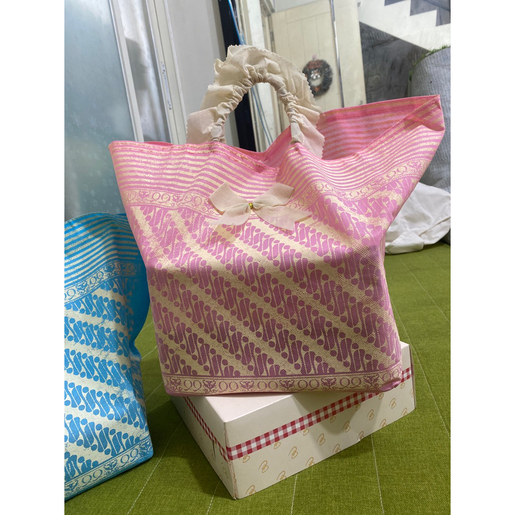 TAS HAJATAN RENDA BATIK 22x22x30