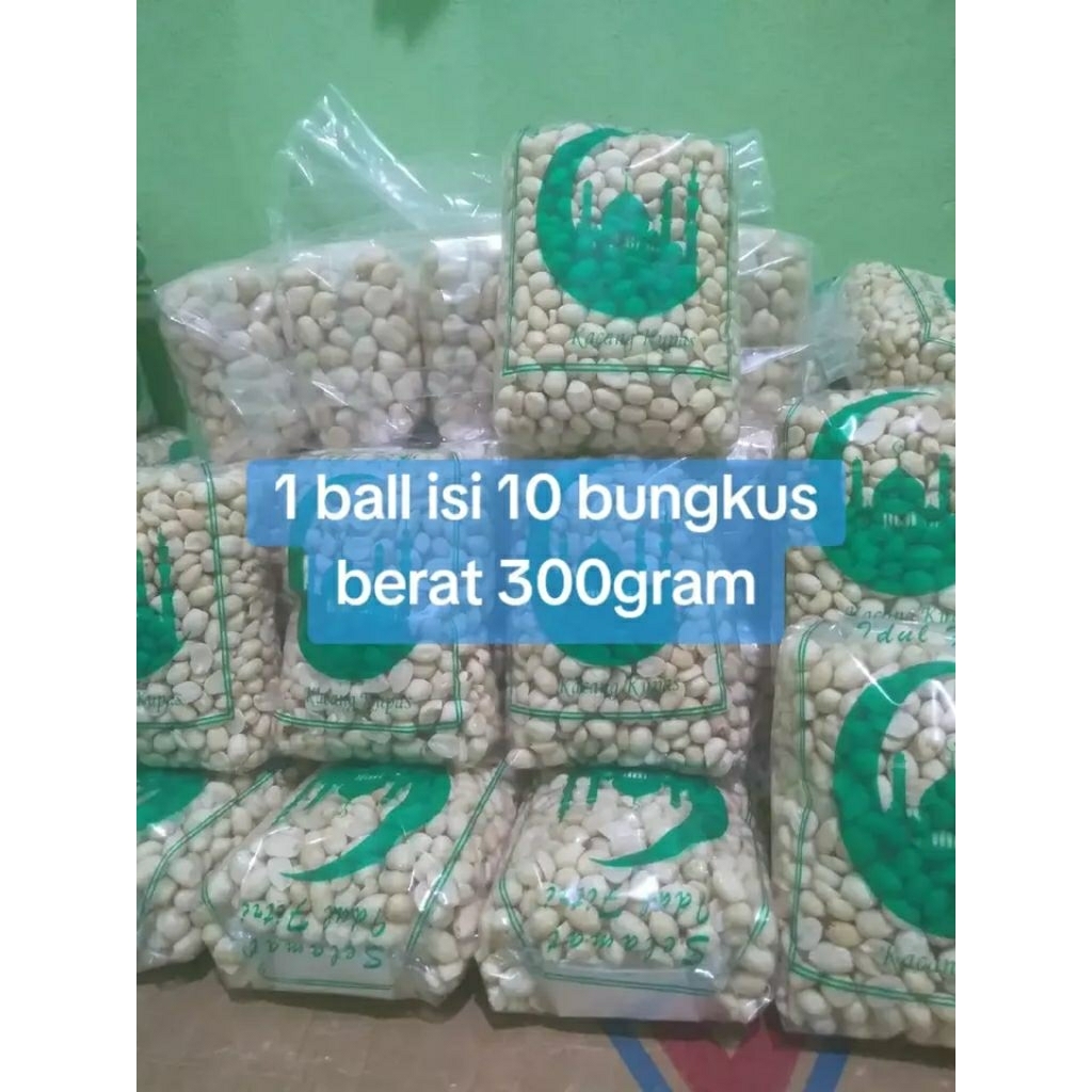 kacang tanah kupas mentah 1 ball 10 bungkus 300gr/bungkus