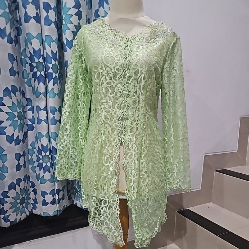 Kebaya Hijau Muda