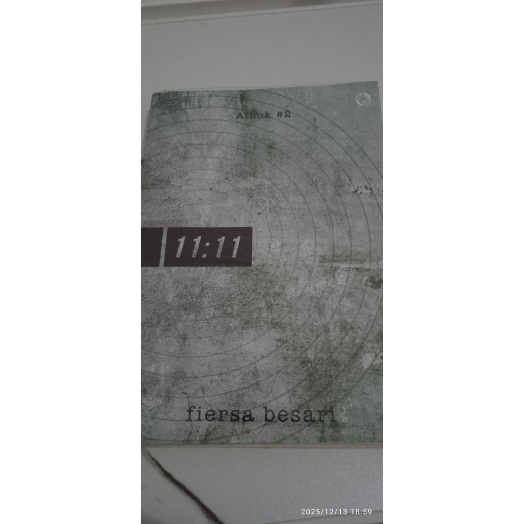 Fiersa Besari- 11:11 (ori Preloved)