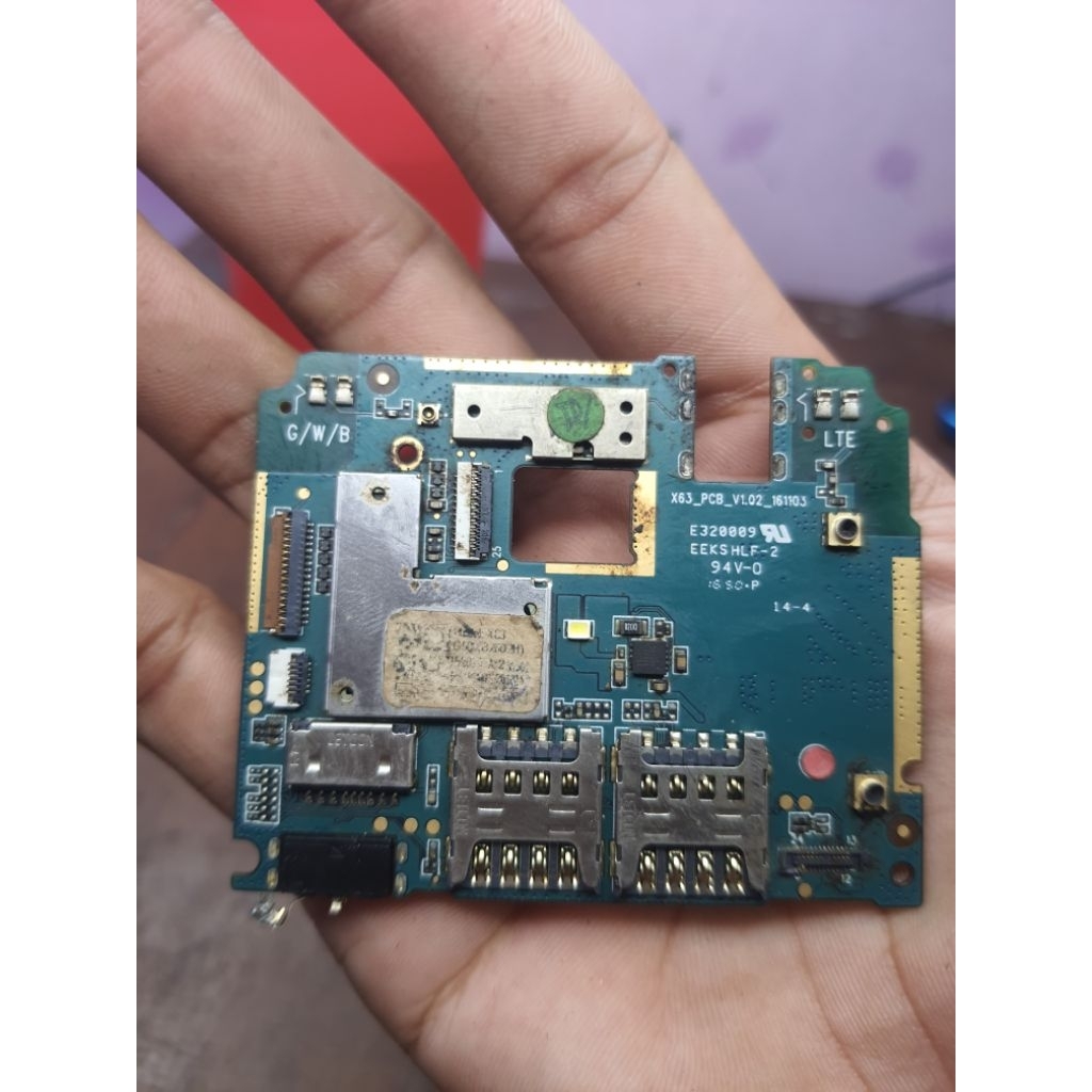 Mesin Hp Tapi Gatau Mesin Hp apa mesin dijamin100% belom pernah servic. Jadi jual Gambling aja