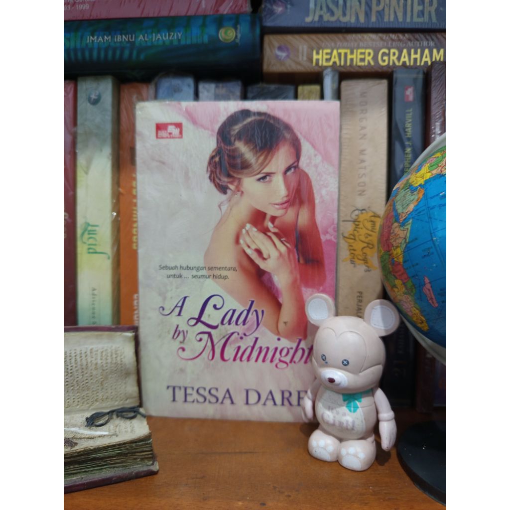 Novel A Lady By Midnight (terjemahan)