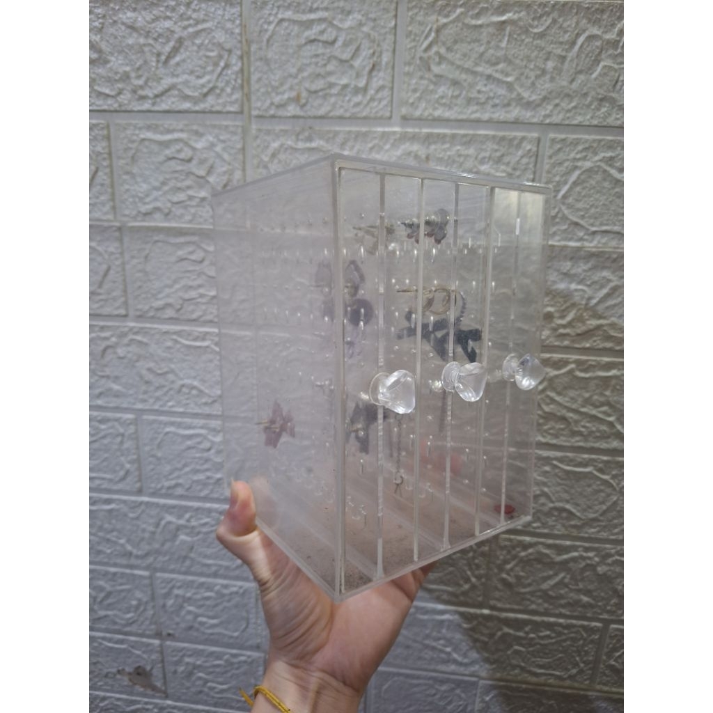 PRELOVED BOX ANTING ANTING AKRILIC