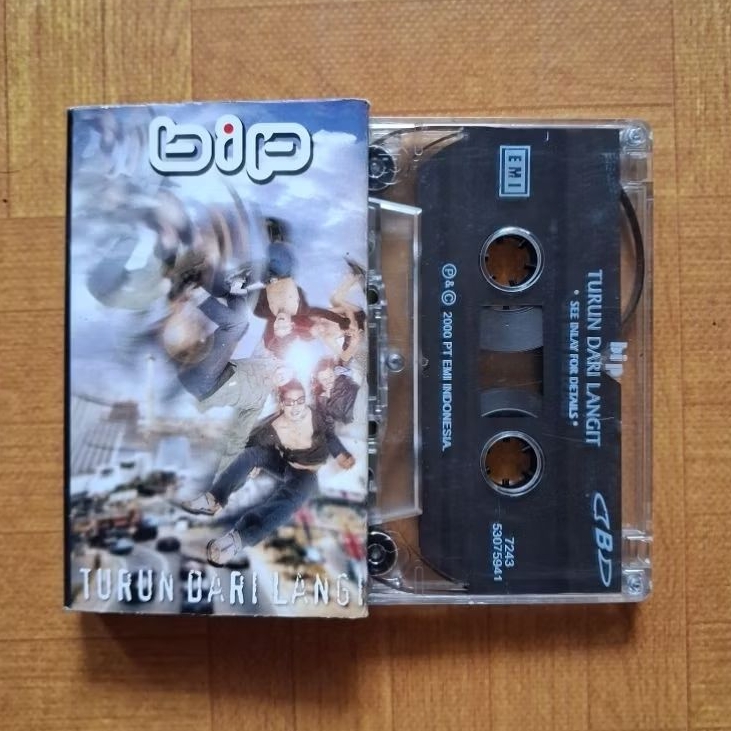 Kaset BIP Turun Dari Langit