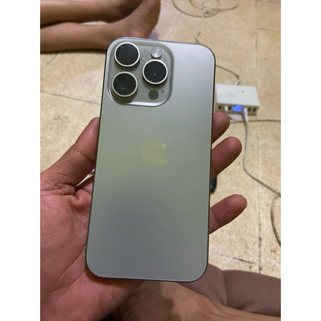 iphone 15 pro 256 wifi only.(bypasan)