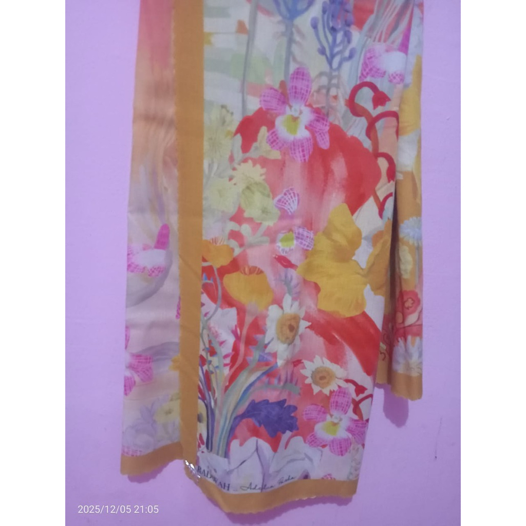 Preloved Kerudung Radwah Scarf Kuning Yellow Pink Merah Muda Salem Keunguan Ungu Purple Violet Wanit