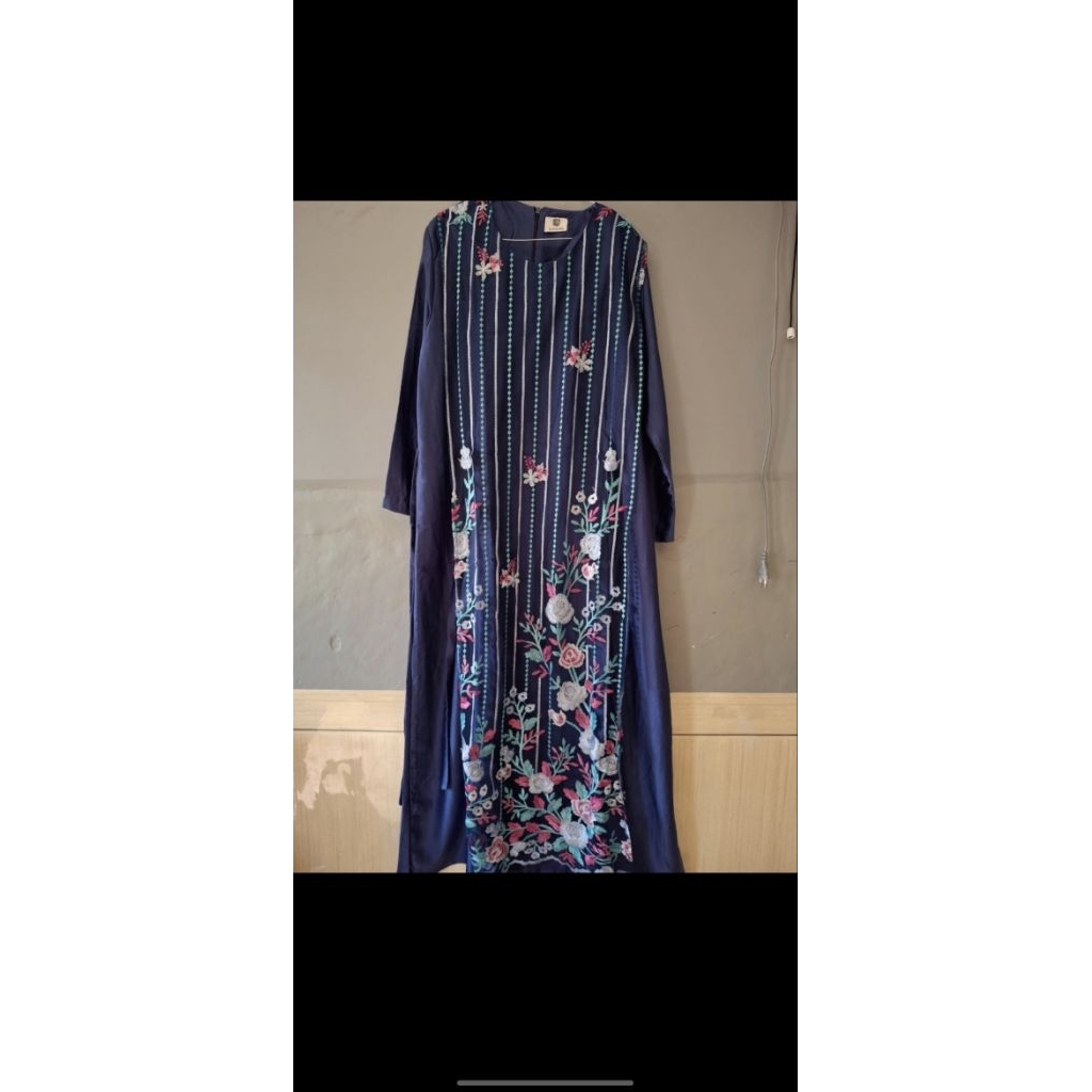 Gamis brukat biru dongker