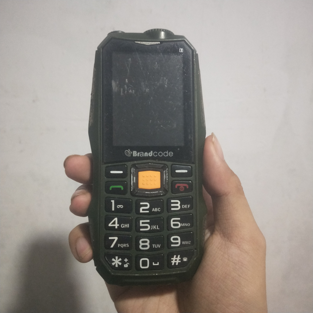 Brandcode B81 Normal Sesuai Gambar Dan Video + Ada Baterai - Hp Gunung Hp Tentara