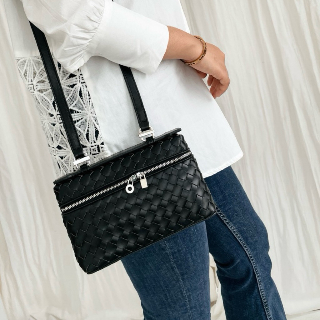 Preloved Kienka Studio - Viena Bag