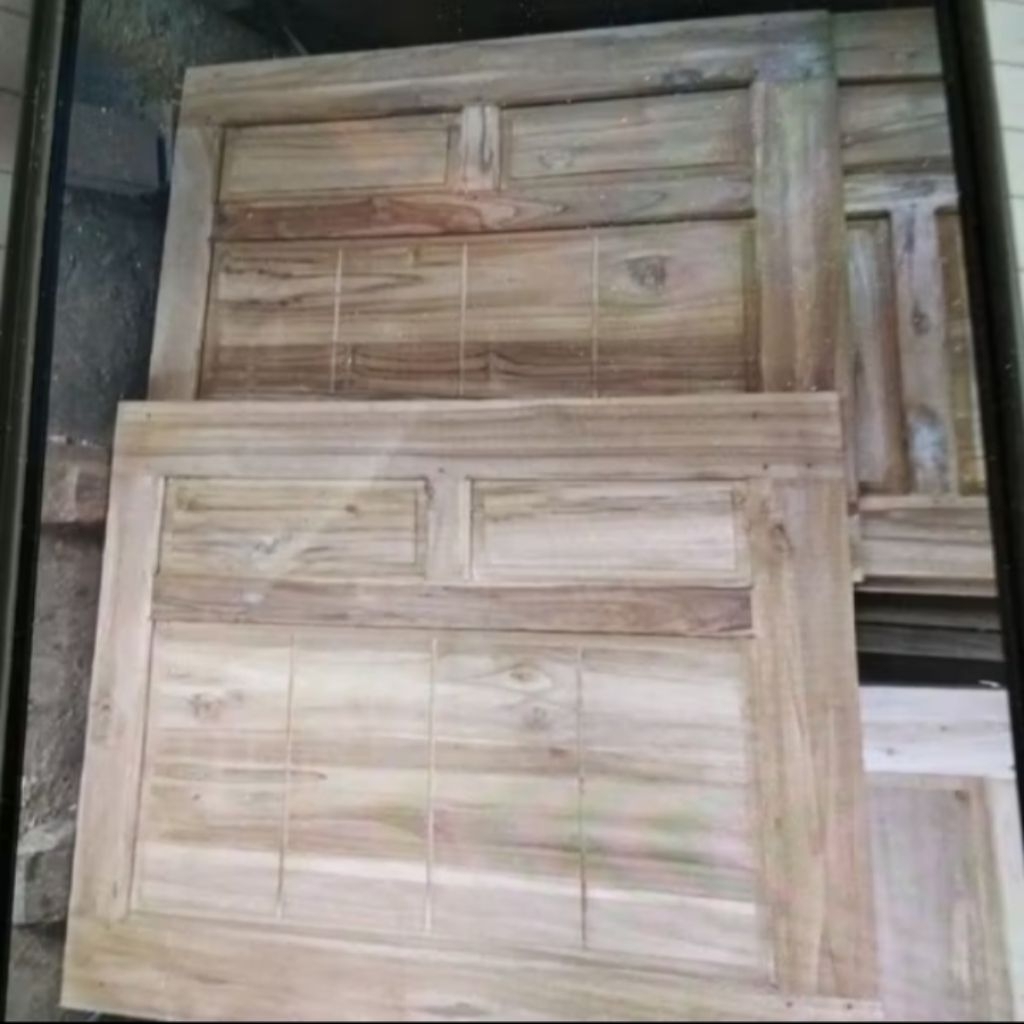 pintu potongan plus kusen kayu jati, Kusen nya di ukur dari luar 115.*200. Pintunya menyesuaikan.