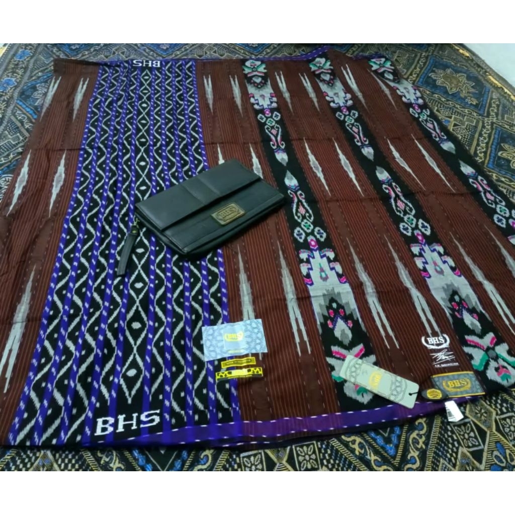 SARUNG BHS MGN , MGT MJM ROYAL GOLD LAWASAN SUTERA 50%