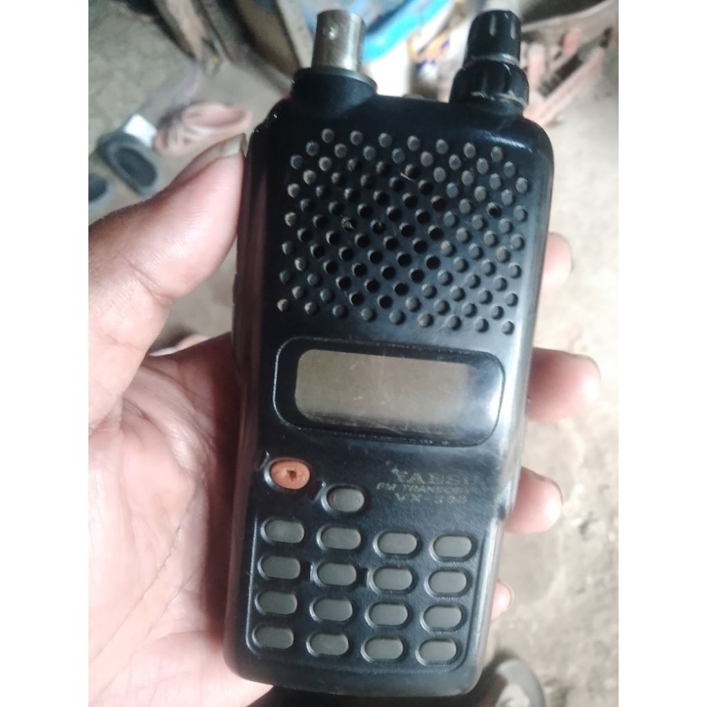 ht yaesu vx 300 VHF.