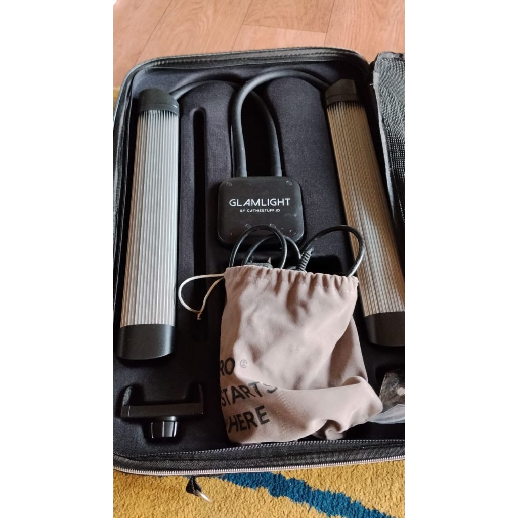 Preloved Glam Light Cathie Stuff dan Tripod Lampu Make Up Second