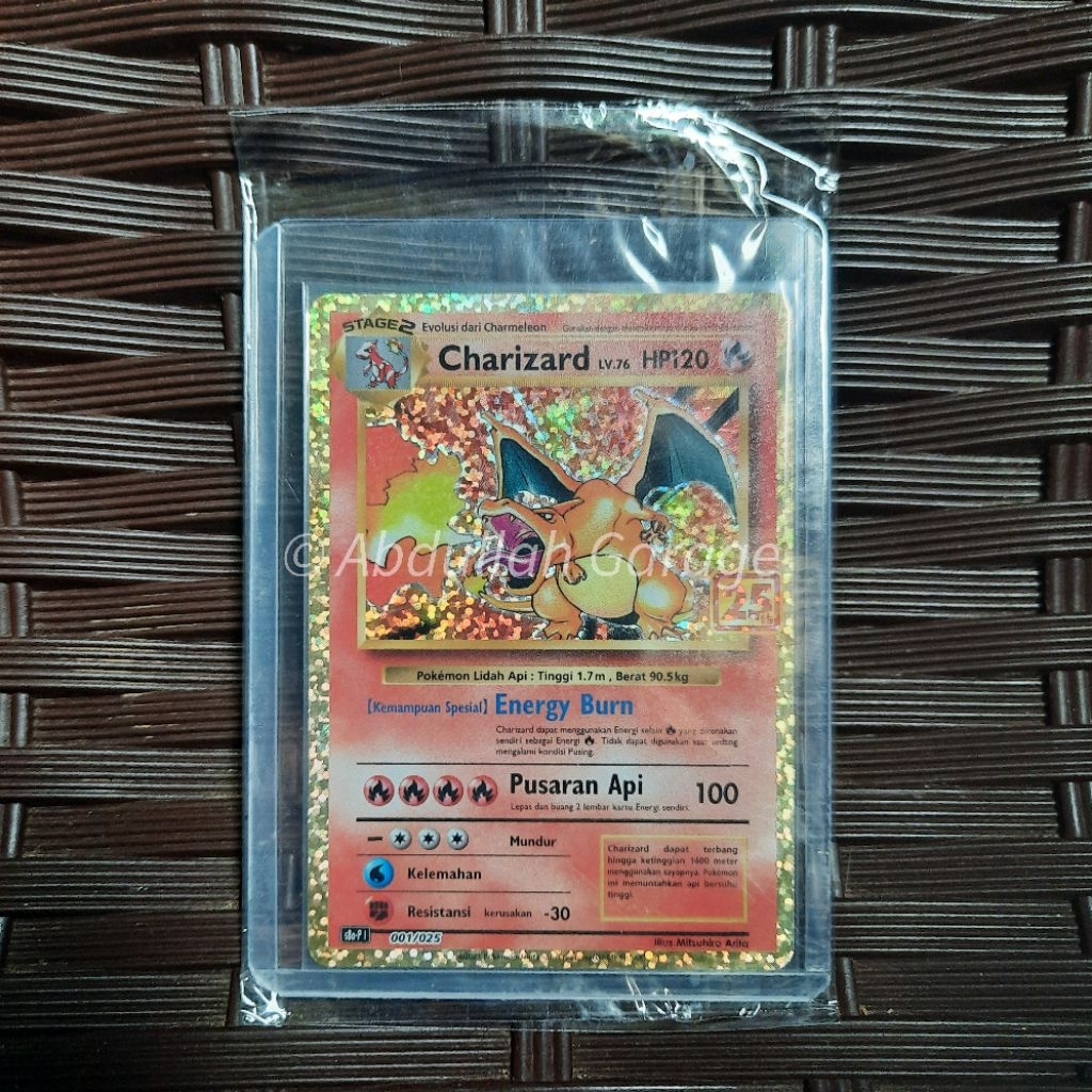 POKEMON CHARIZARD 25TH IND TCG