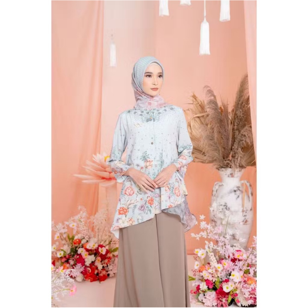 Dayana Blouse Wearing Klamby S — Preloved