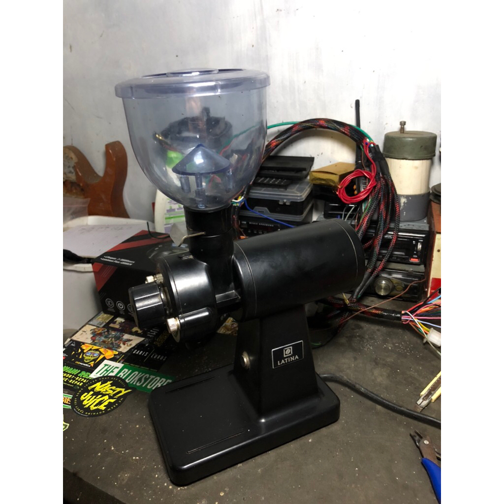 Grinder Latina Libra