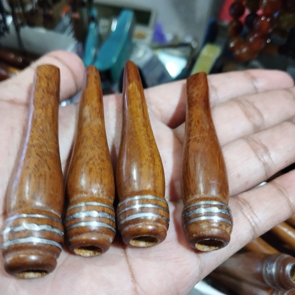 once pipa rokok kayu gaharu asli kalimantan panjang 7 cm