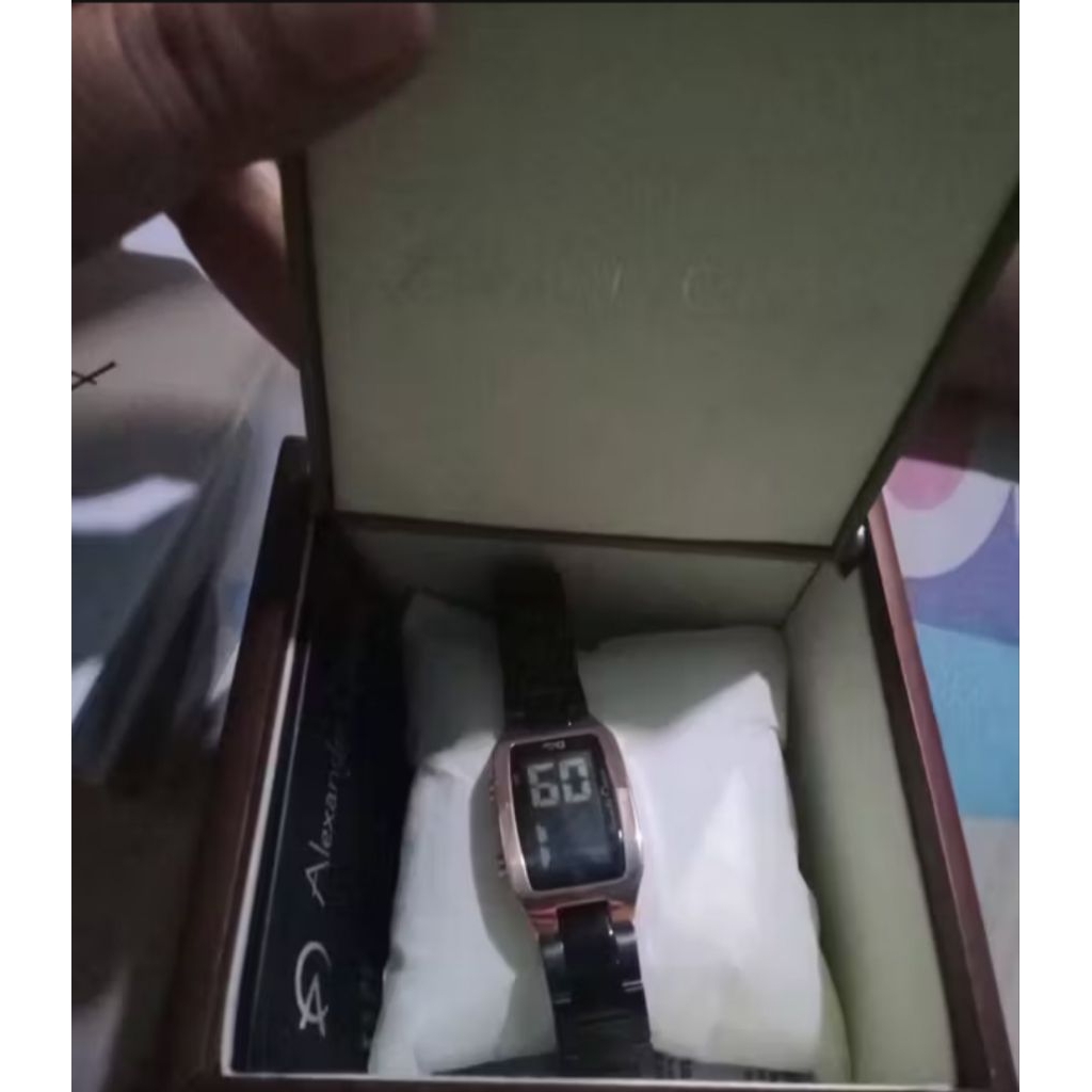 PrelovedJamCweAlexandreChristie