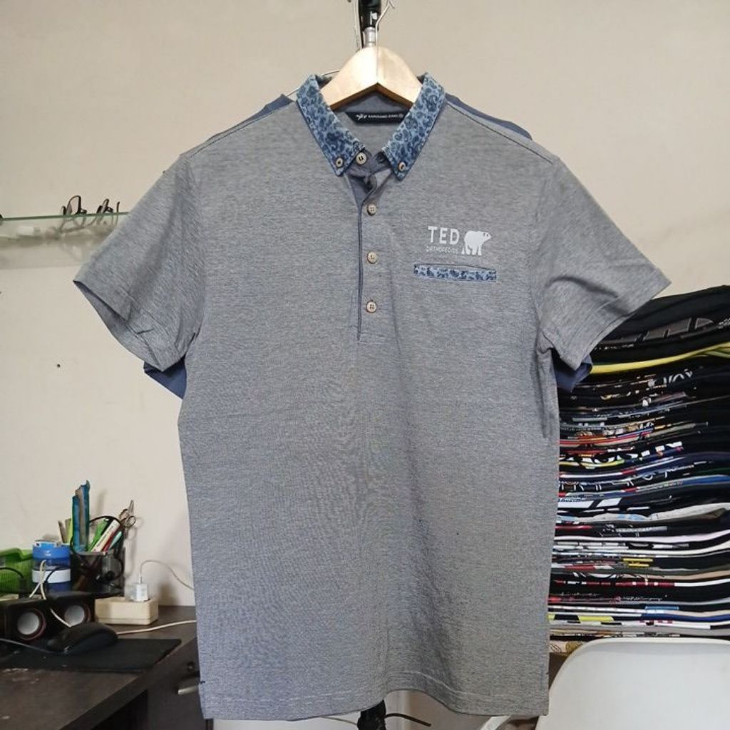 Kaos kerah warna abu bersih BANGBANG JEANS second Original size S ld 100cm Pjg 67cm minus ada hole k