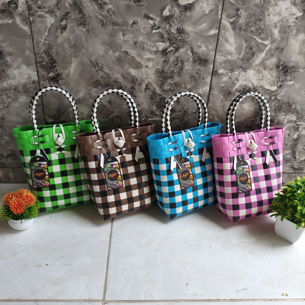 TAS ANYAMAN PLASTIK, TAS SOUVENIR PERNIKAHAN, TAS ANYAMAN MURAH, HAMPERS NIKAHAN