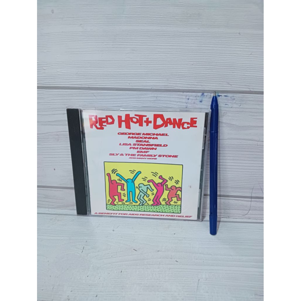 KASET  CD RED HOT + DANCE