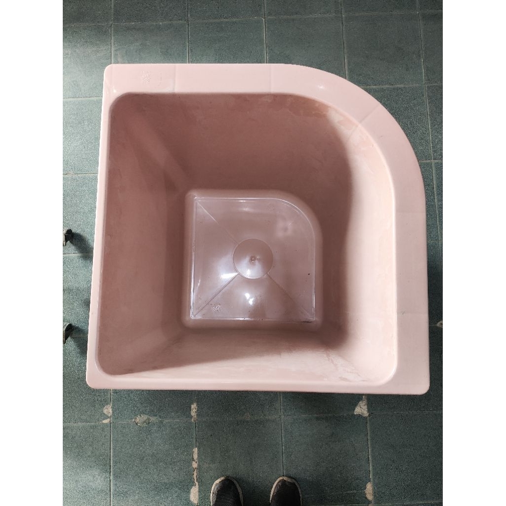 Bak Sudut WC Kamar Mandi Besar (Khusus Instant)