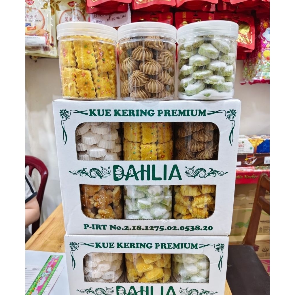 HAMPERS IDUL FITRI : DAHLIA KUE KERING PREMIUM kemasan toples per dus isi 6 rasa.garansi baru. sesua