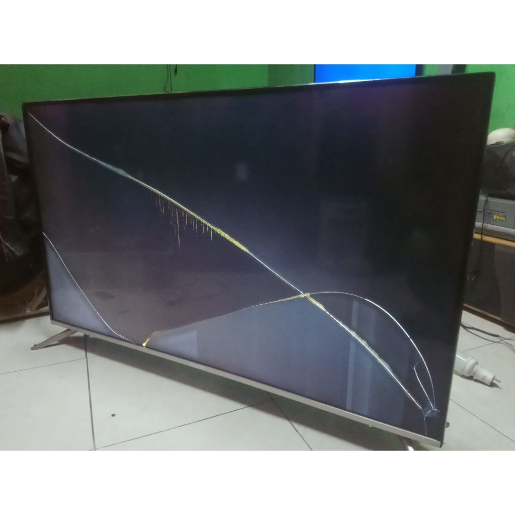 TV COOCAA 50S5G RUSAK LCD PECAH
