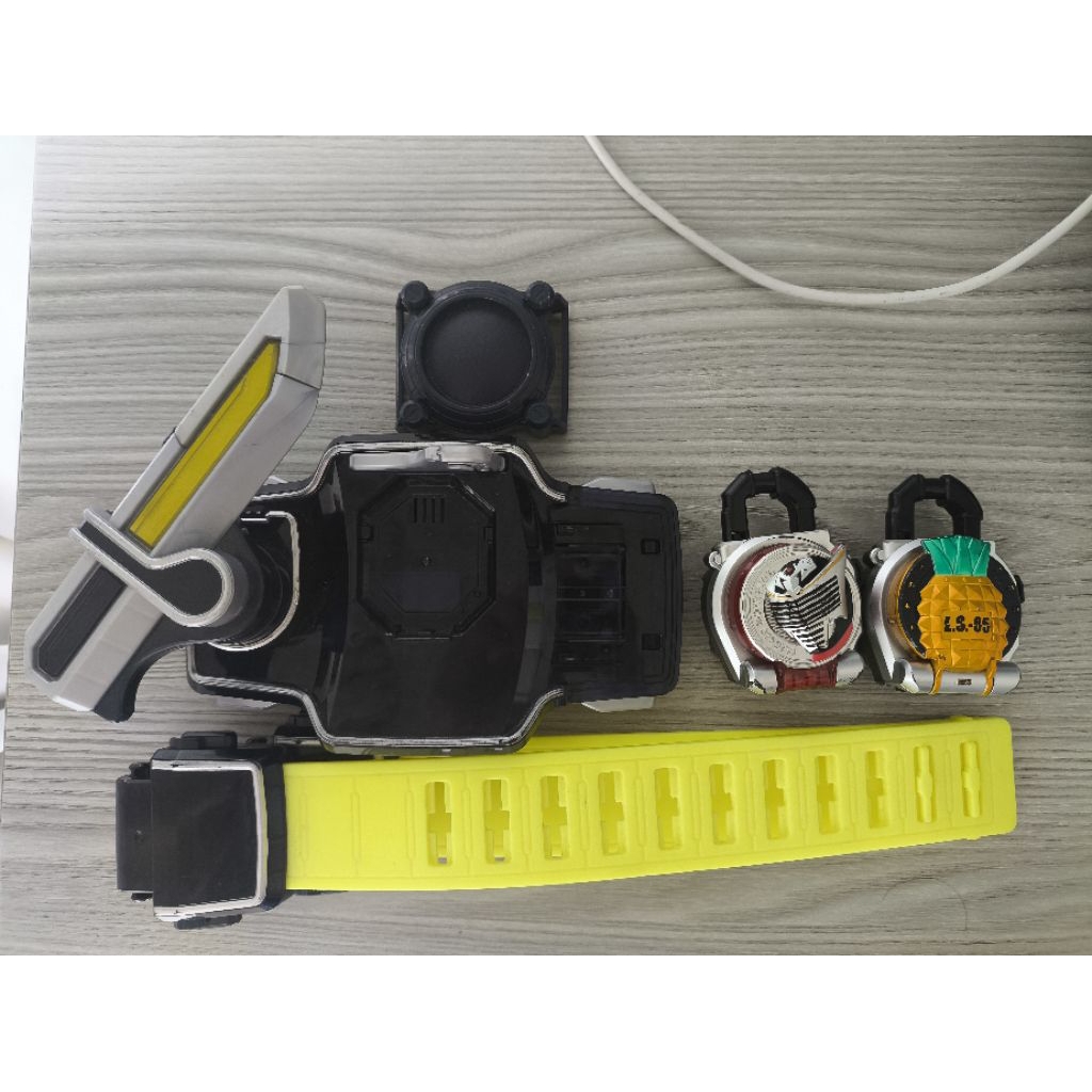 DX Sengoku Driver Kamen rider gaim (Driver + lockseed + strap)