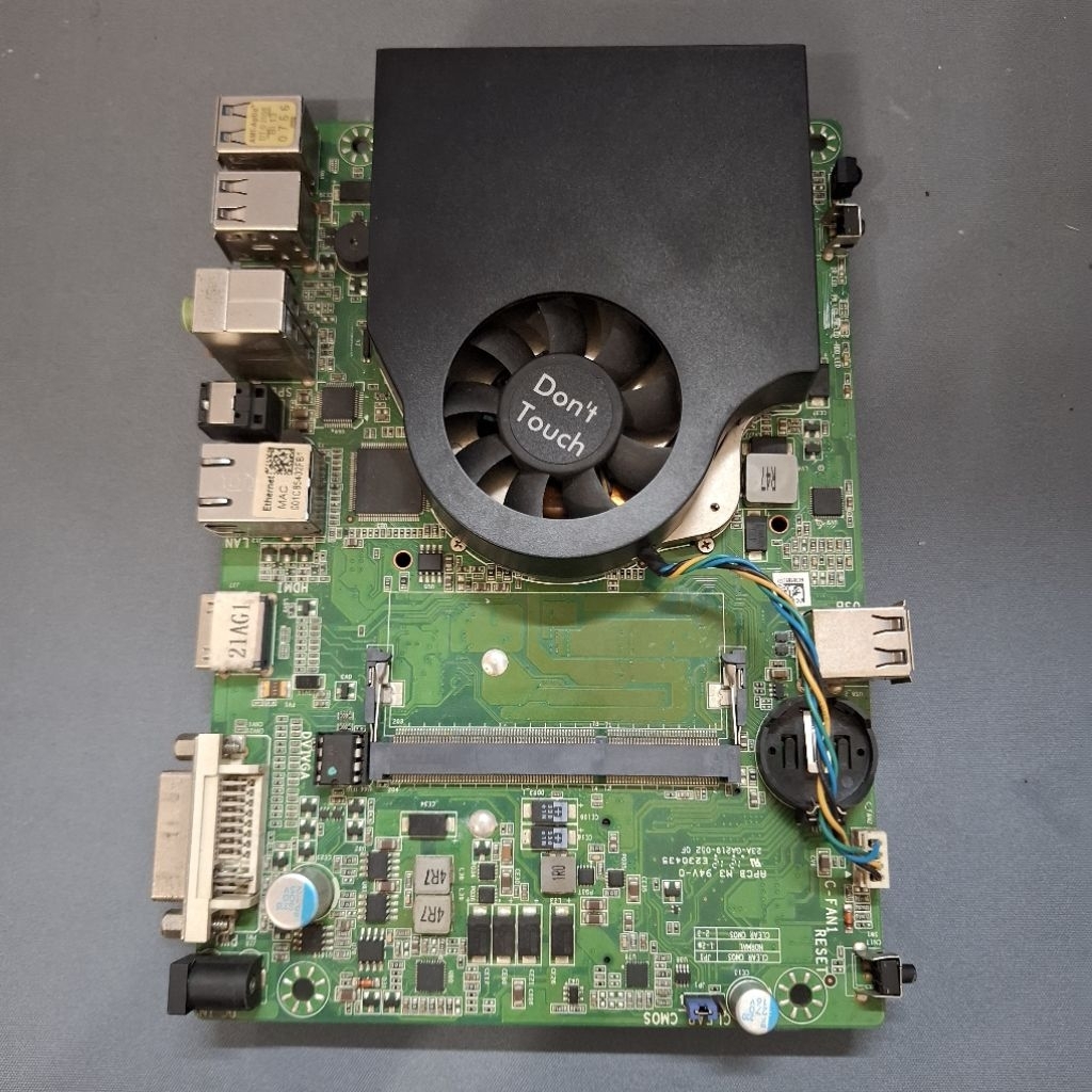 Motherboard Mini PC Xtreamer dan casing bekas rusak