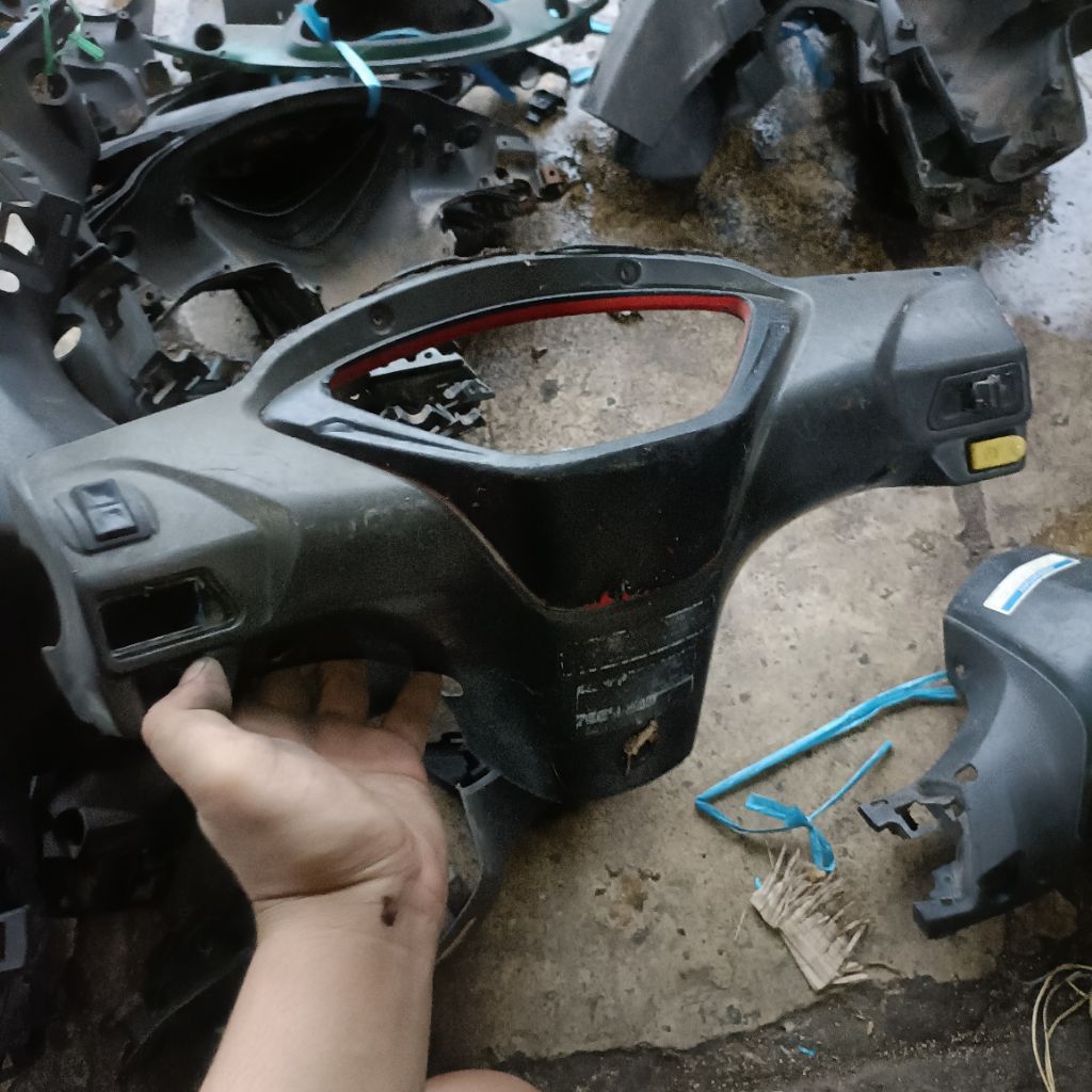 cover kaper batok kepala atas bagian belakang spedometer ori original honda supra x 125 bekas