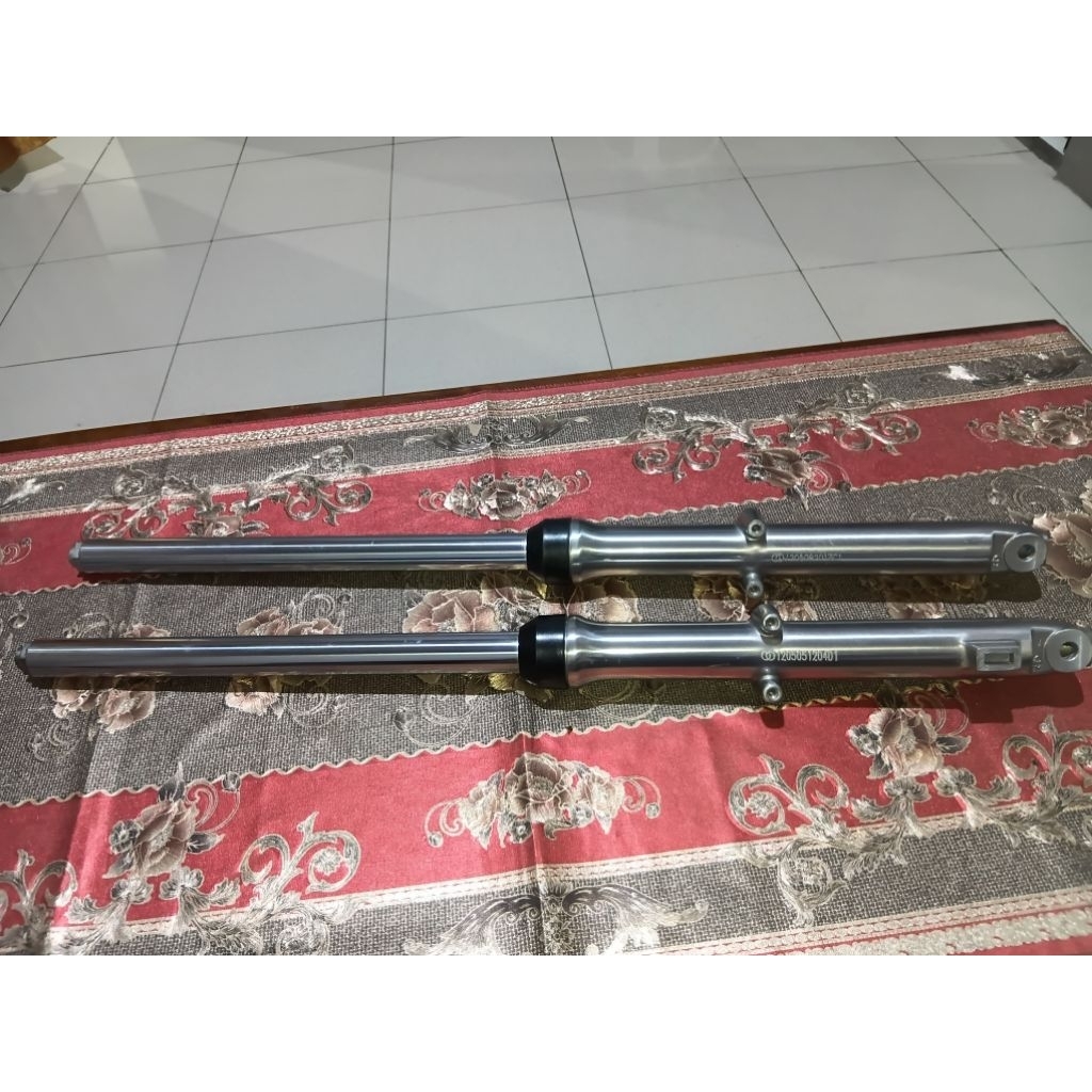 sekok depan honda win,merek KTM