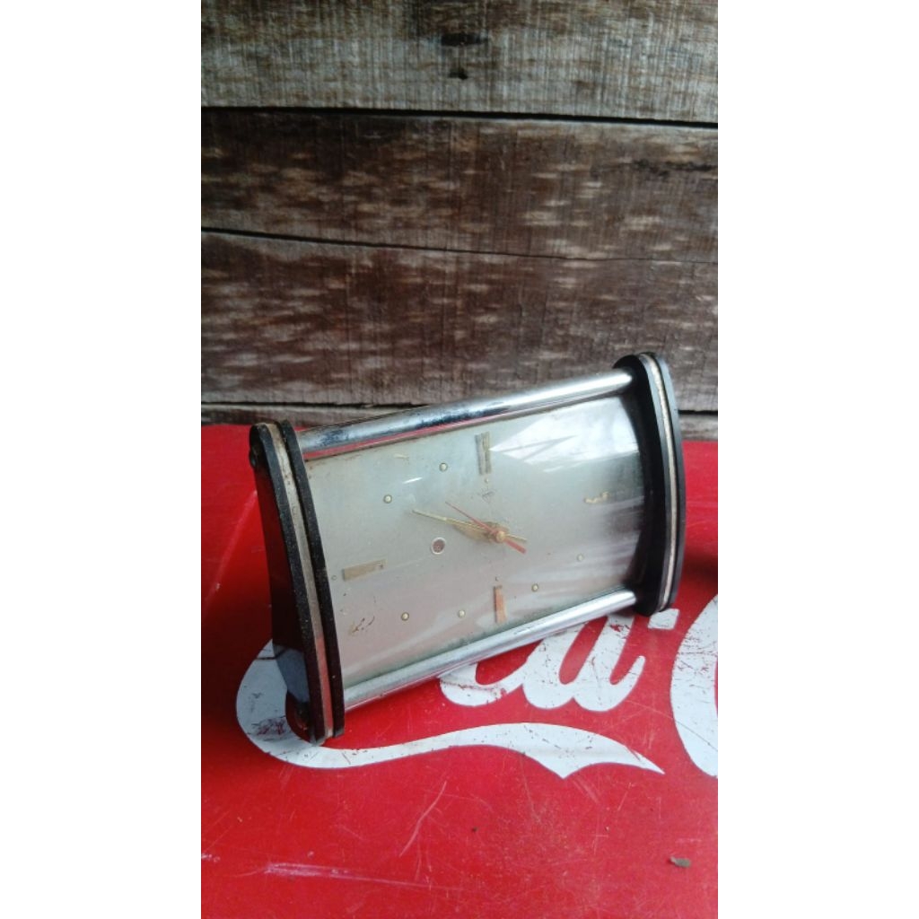 jam weker 75rb jadul antik kuno lawas vintage display  mati