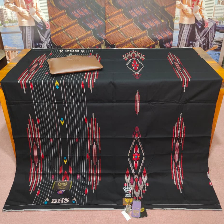 BHS Royal Excellent Classic Gold Kondisi Like New BHS ROYAL GOLD MEWAH HITAM MERAH