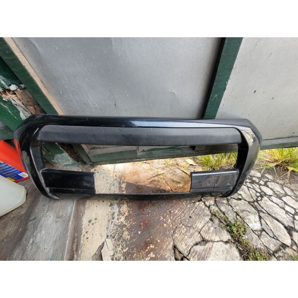 Bemper depan Xenia, copotan mobil