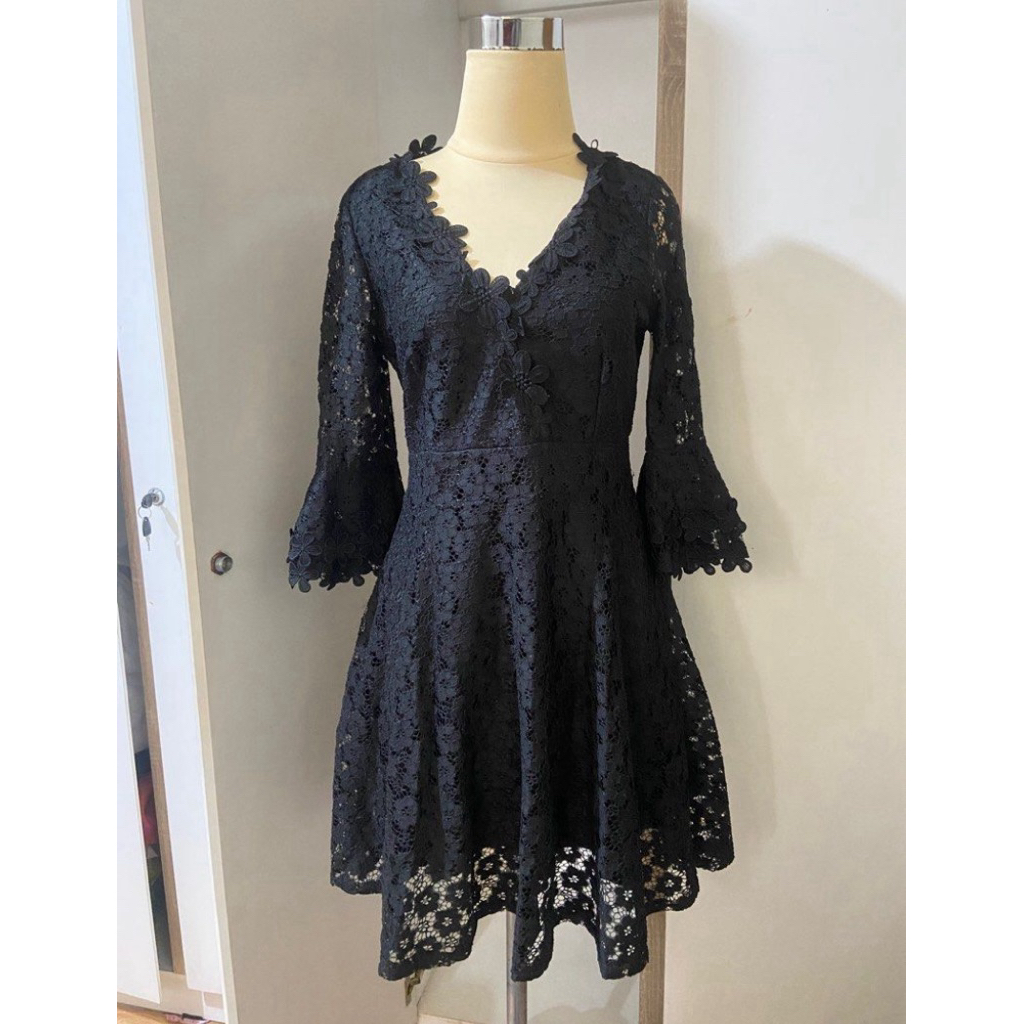 020 - dress hitam brukat