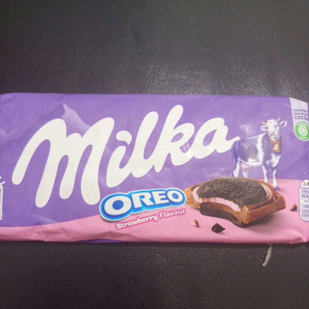 Coklat Milka oreo strawberry ukuran 100 gr halal asli dari Turki