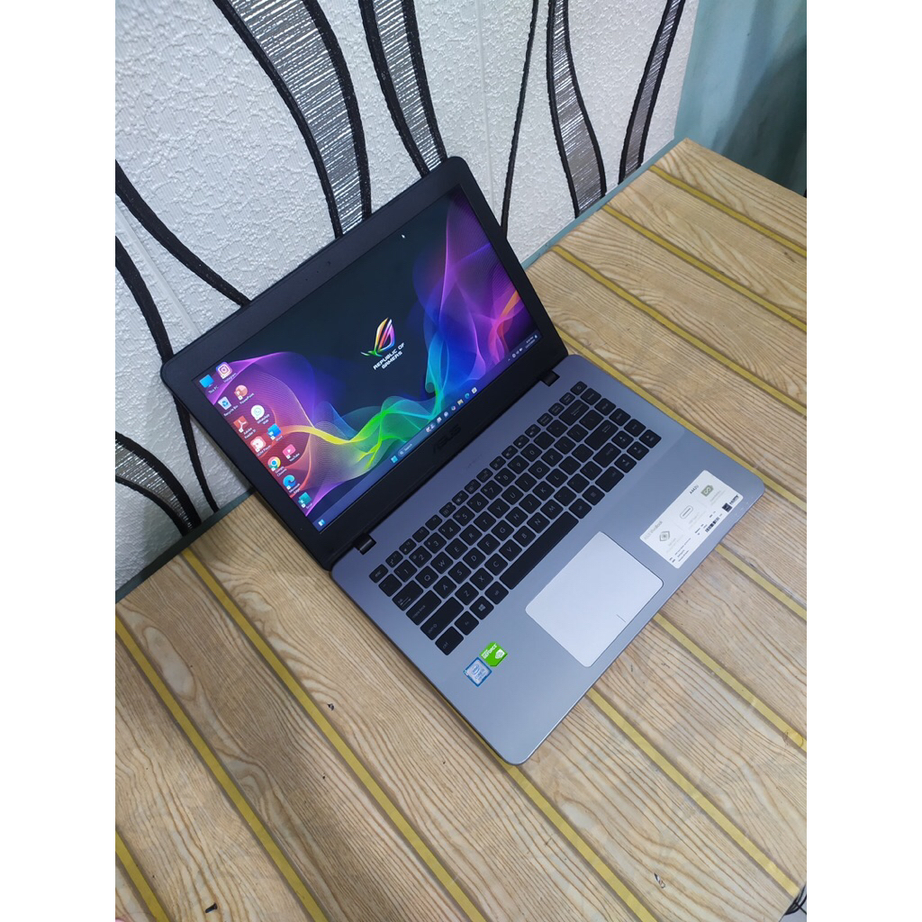 Asus X442UR Core i5 double vga Nvidia Ram 8 body slim