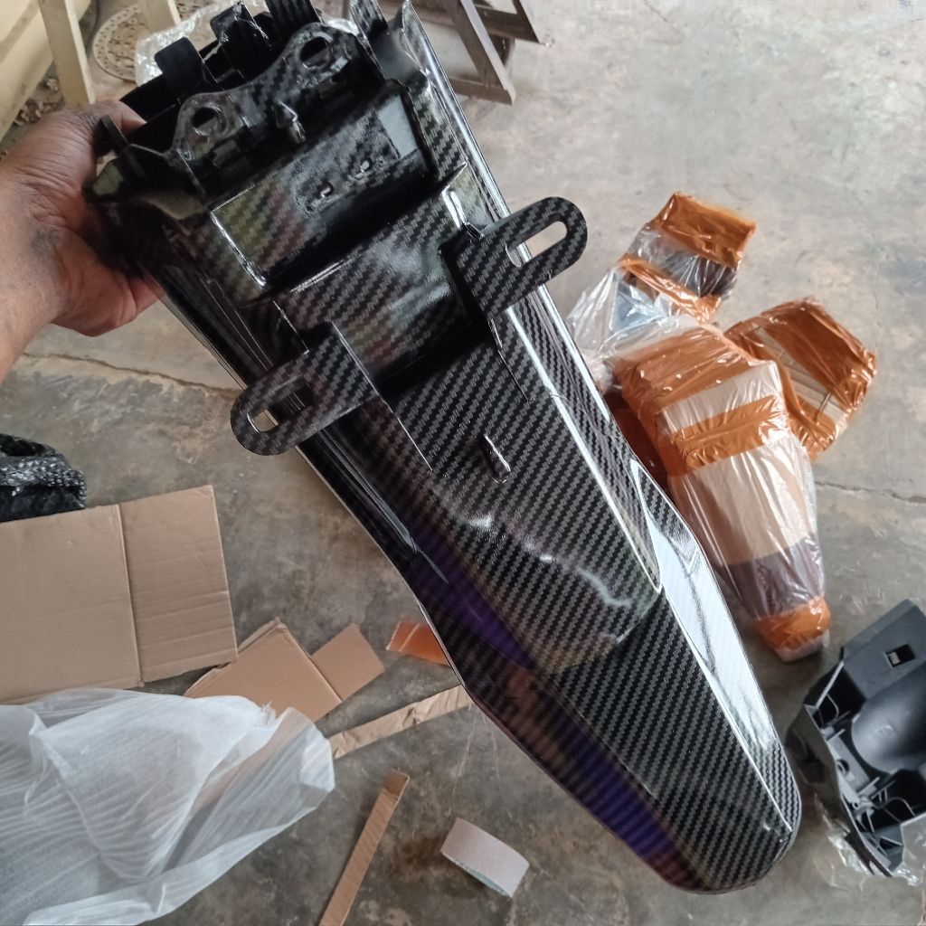 spakbor belakang vixion old carbon/sayap belakang carbon vixion old
