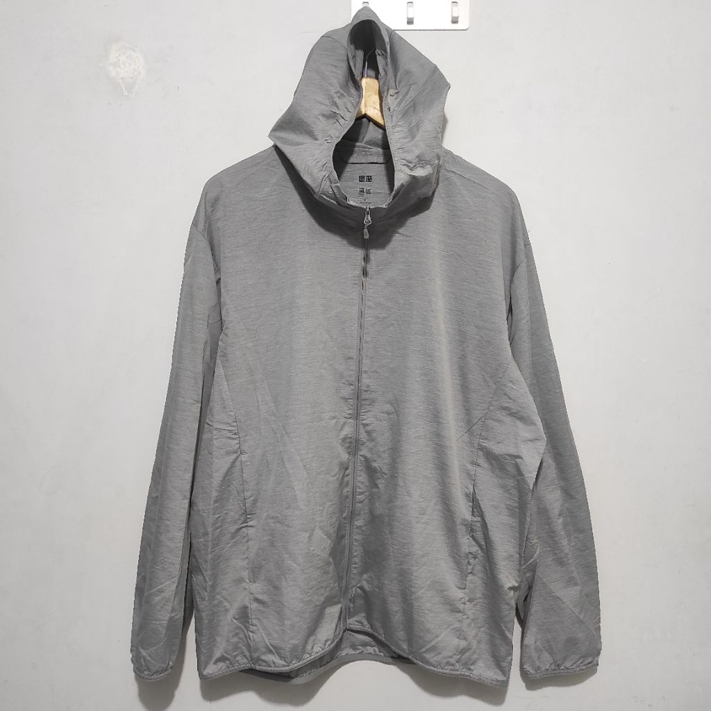 Uniqlo Running Lightweight UV Protection 3D cut Grey Parka Jacket