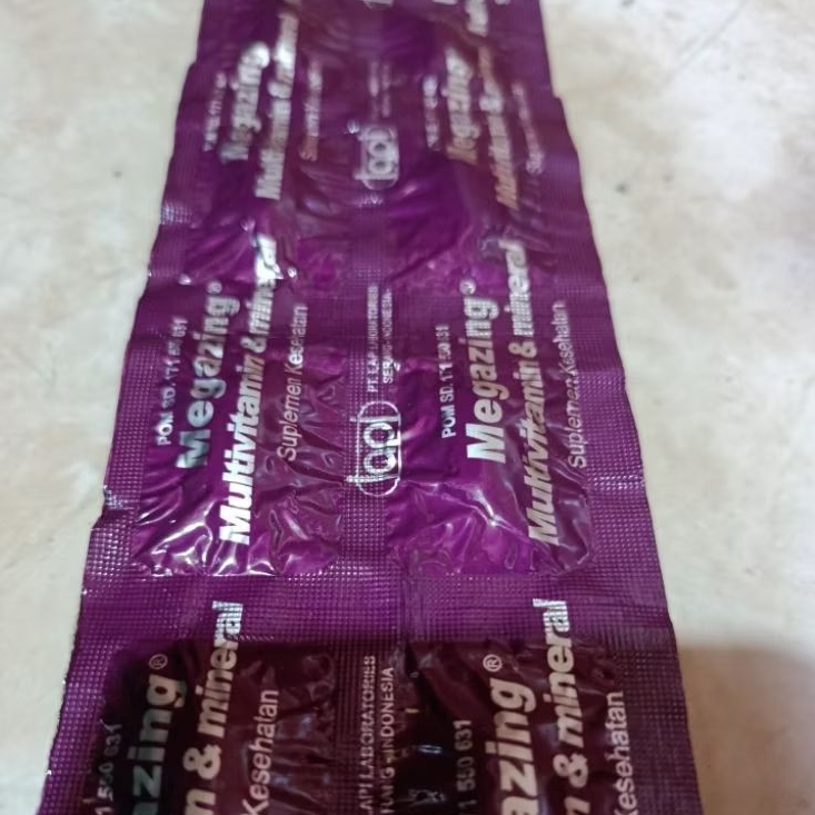 Megazing multivitamin dan mineral harga ecer 10 tablet